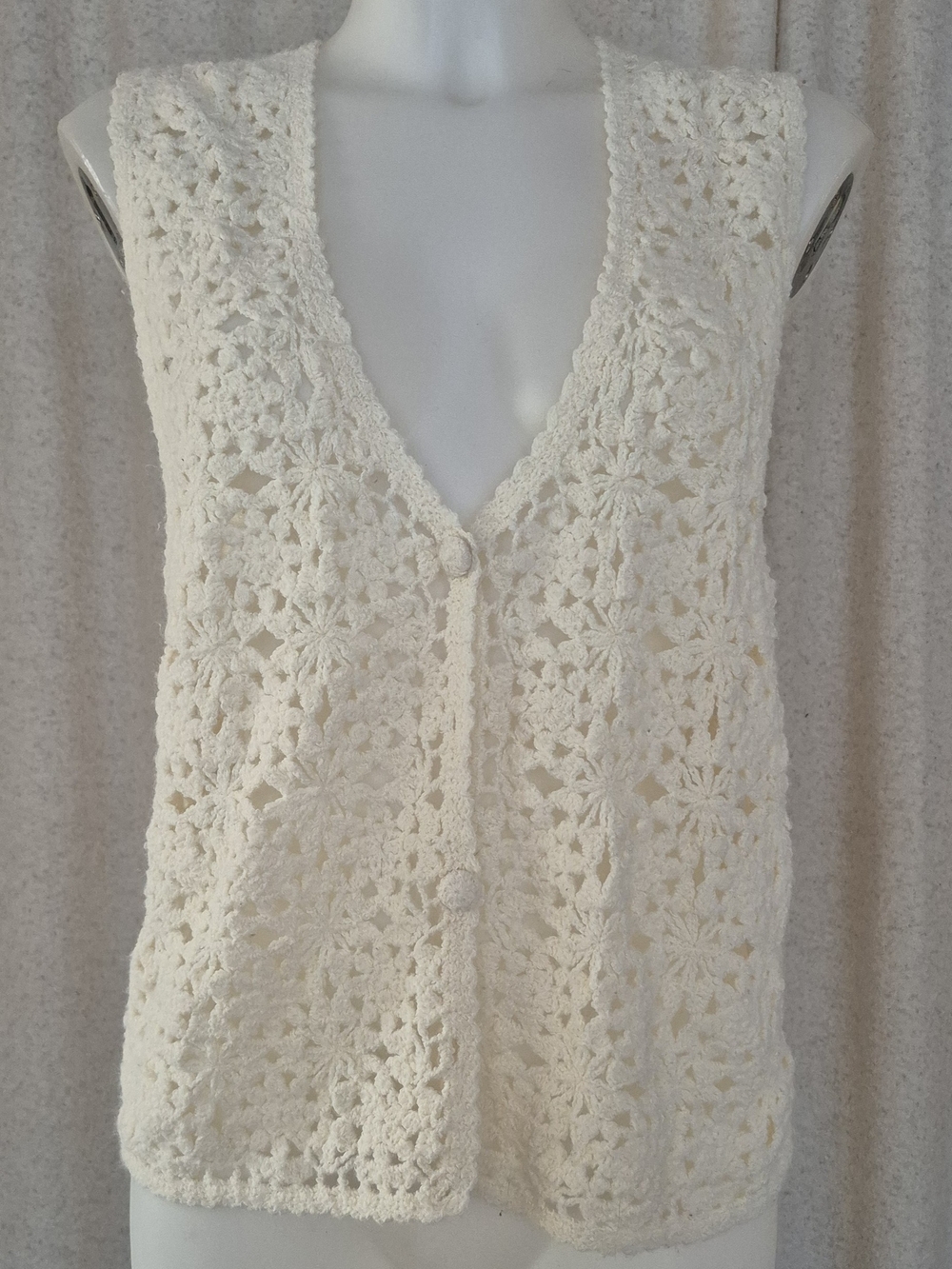 Vintage Crochet V-Neck Vest in Cream Like New